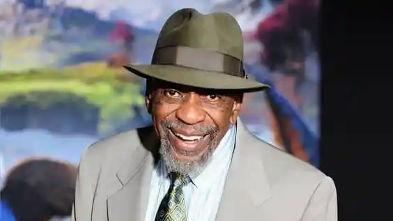 “From Radar Tech to Screen Legend: Remembering Bill Cobbs’ Incredible Journey”