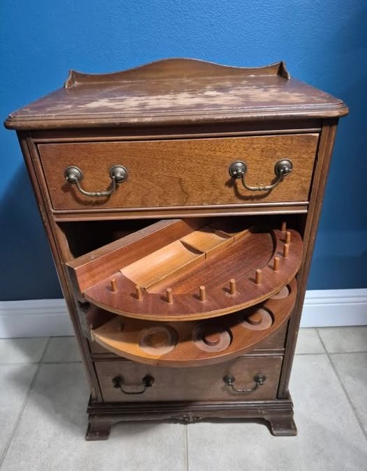 Vintage Sewing Cabinets: A Hidden Treasure for Collectors and DIYers